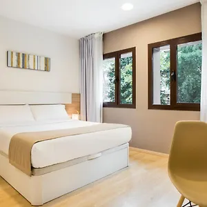 Hotel Ginosi Pedralbes